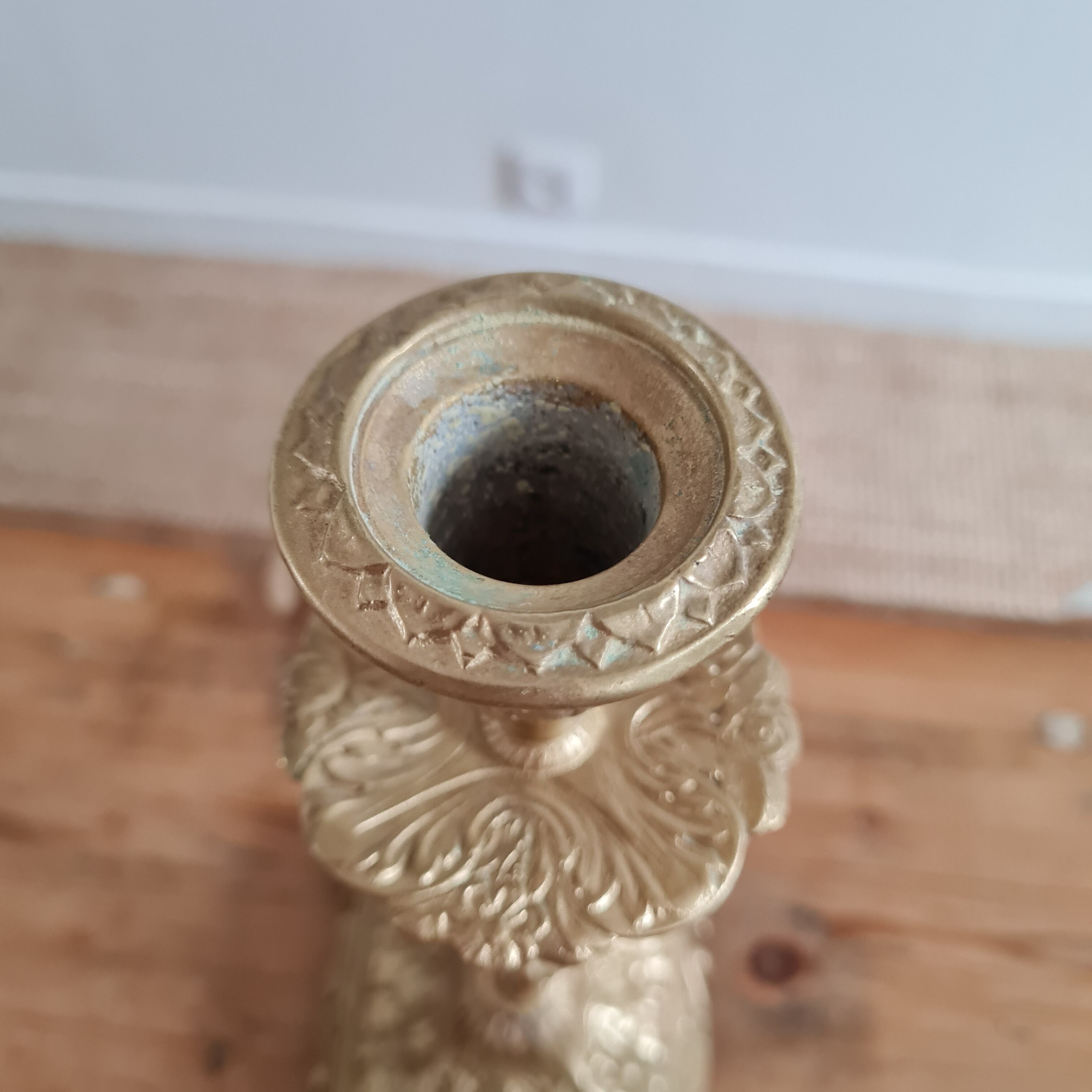 Bronze candle holder