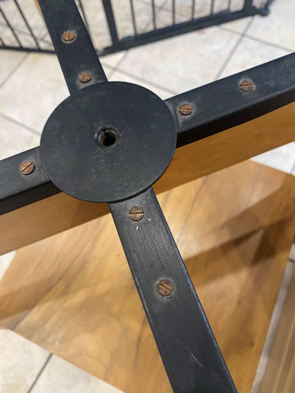 Table basse d’appoint scandinave en bois plateau pivotant vintage 50s