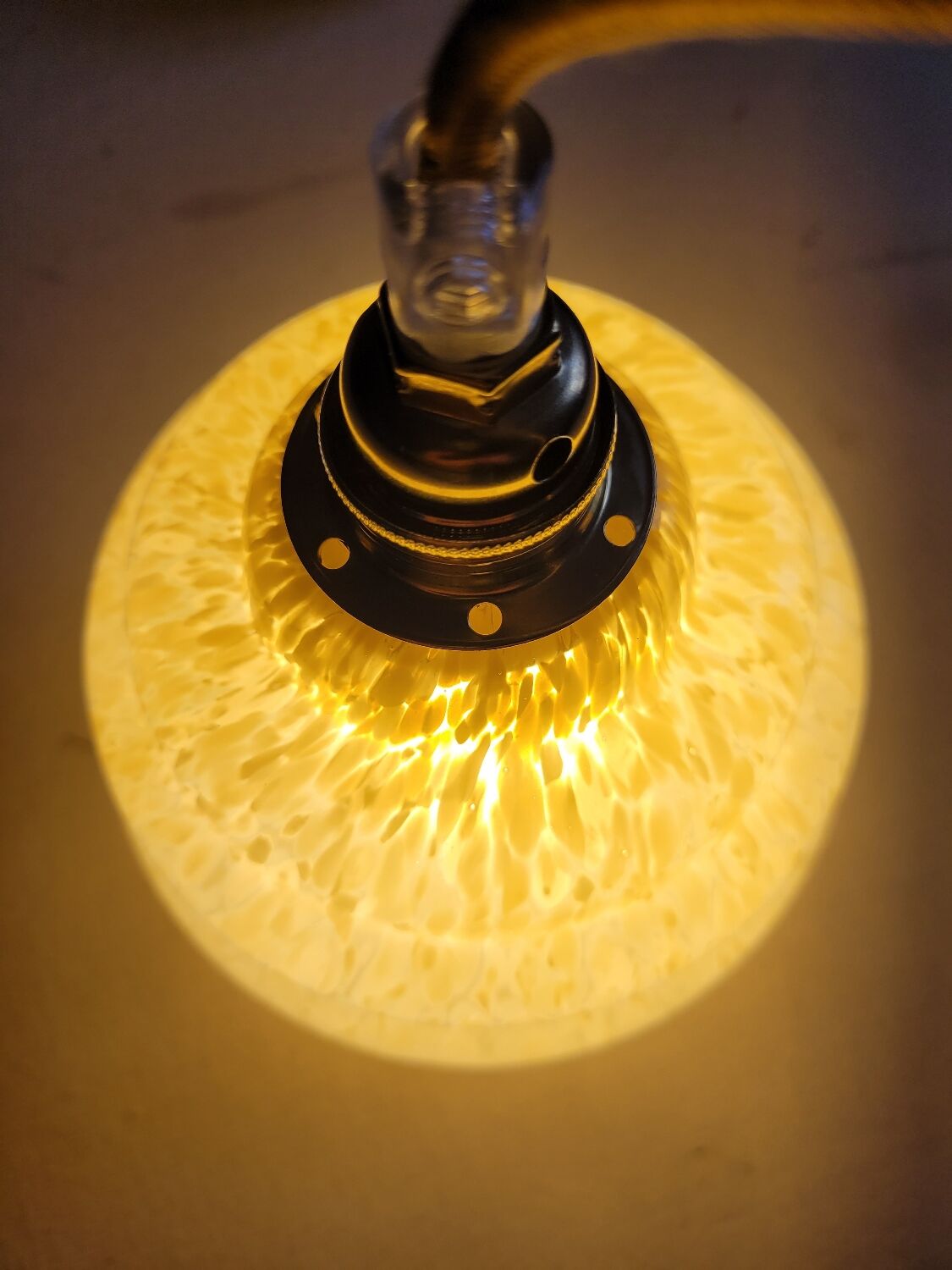 Baladeuse en verre de Clichy jaune