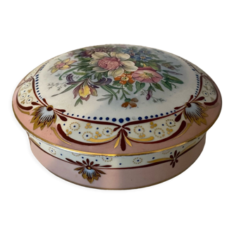 Bonbonniere in artistic Limoges porcelain