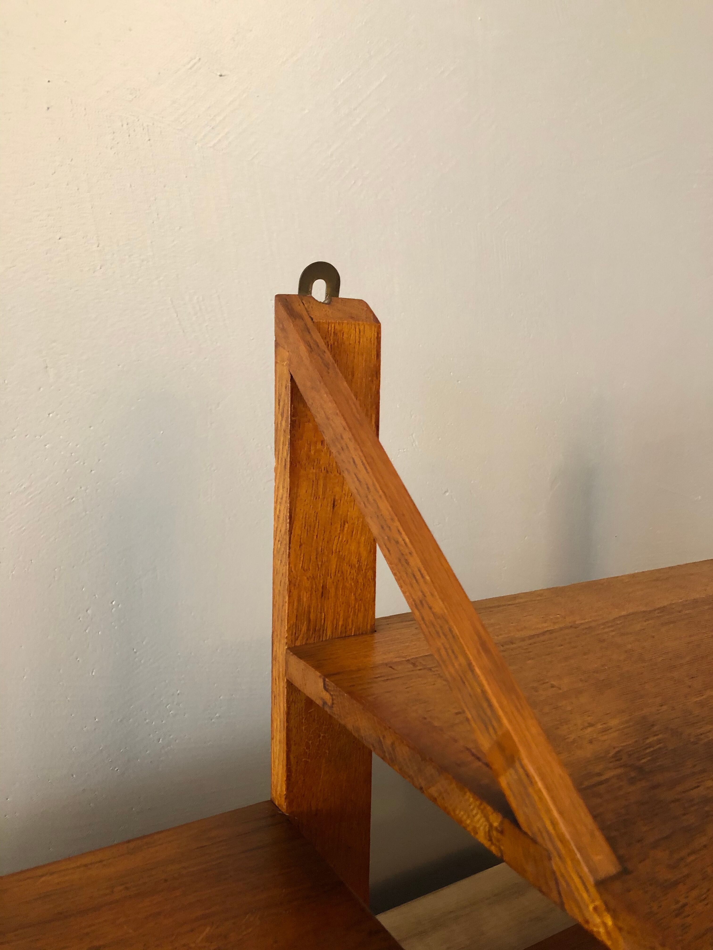 Vintage shelf to hang