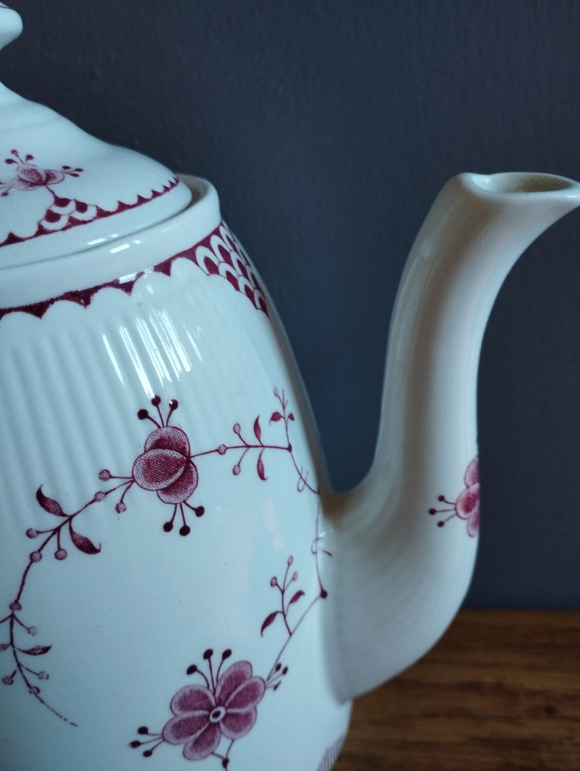 White teapot with rose pattern, Erica model by Franciscan, England