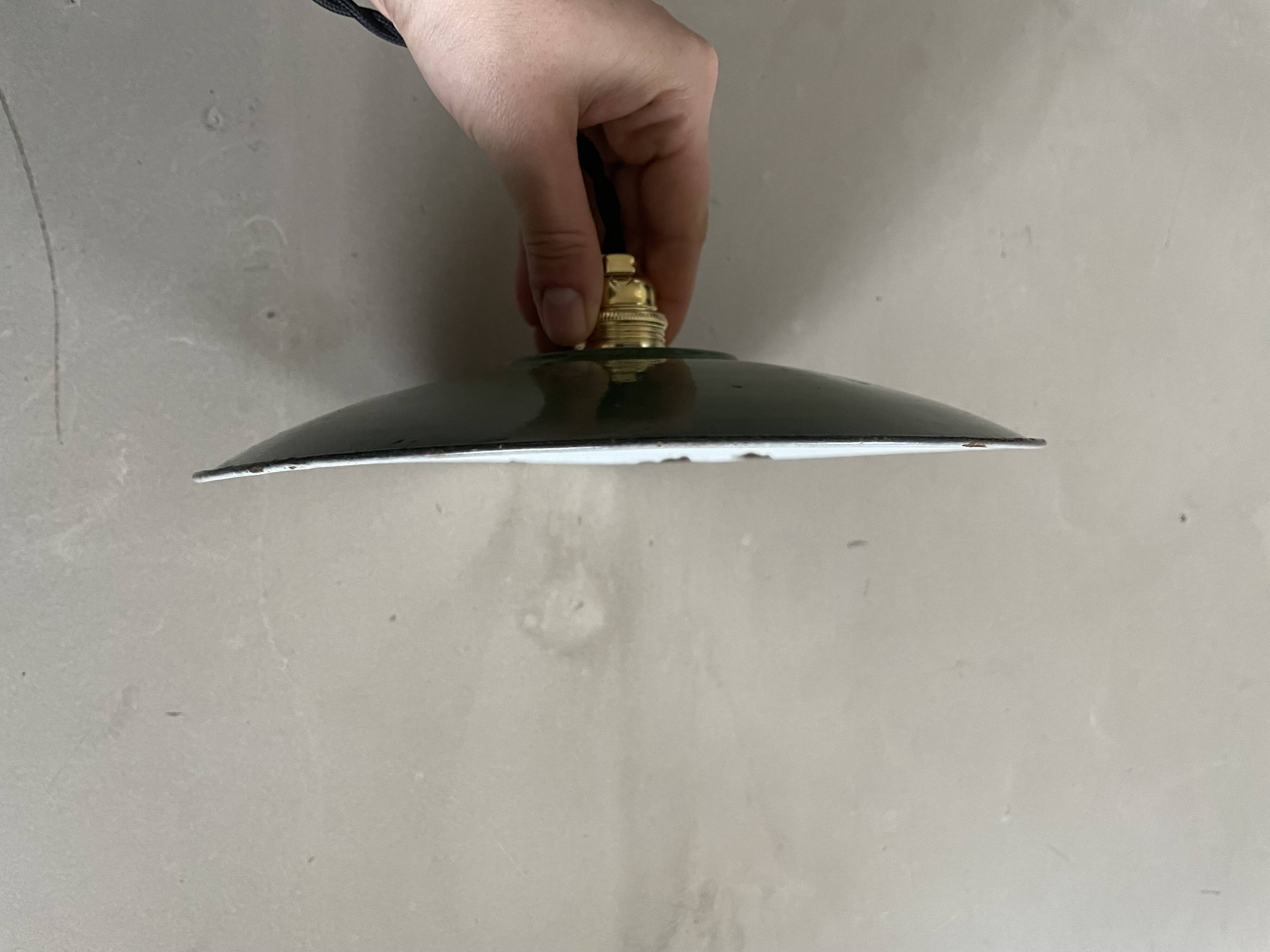 Suspension en tôle émaillée industrielle