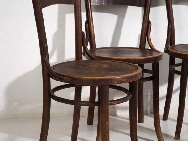 Thonet-Mundus bentwood chairs (circa 1920). Set of 4, no. 3