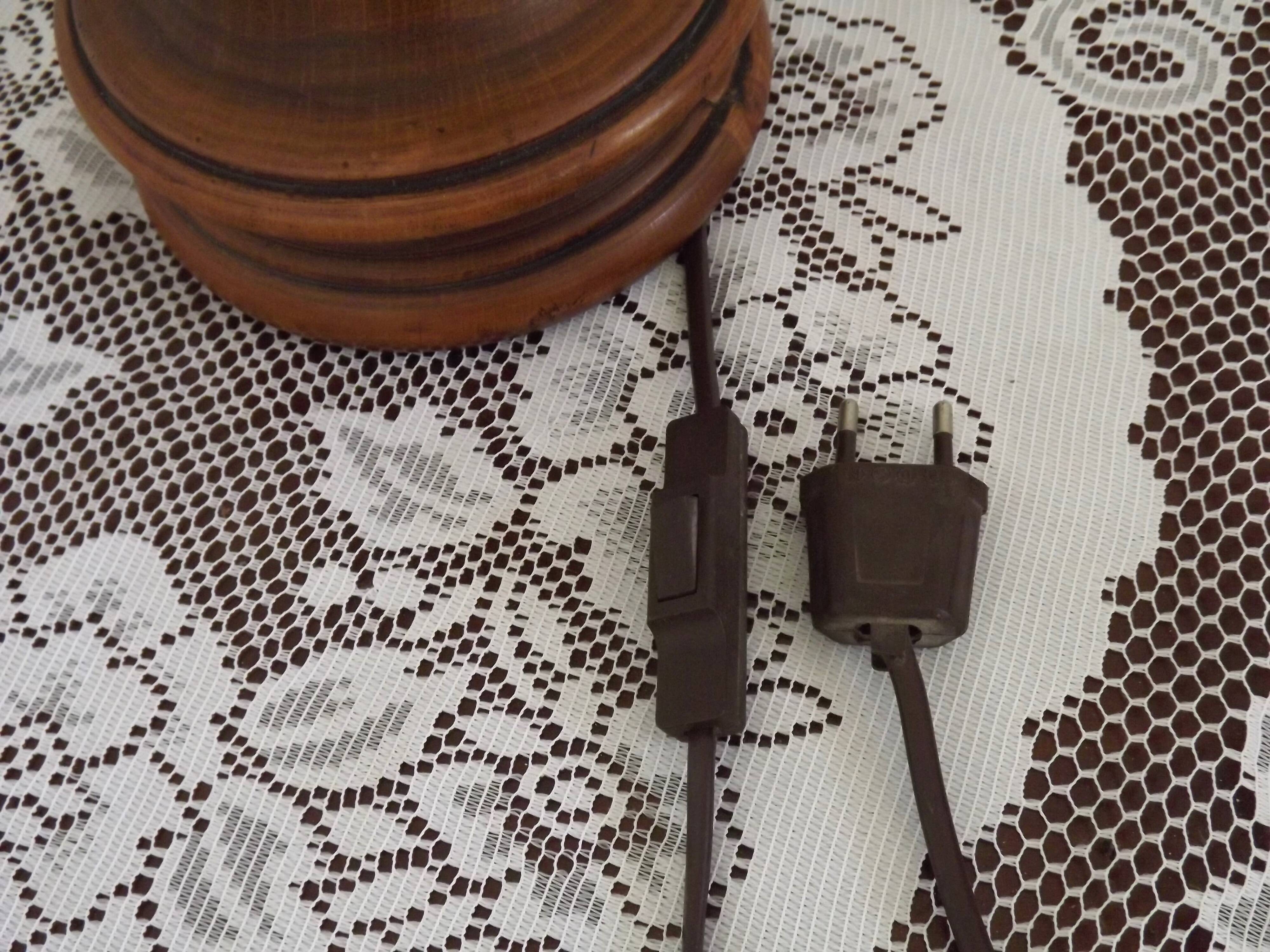 Turned wooden floor lamp with label and golden handles 1852