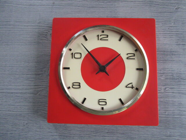 Vintage kitchen clock