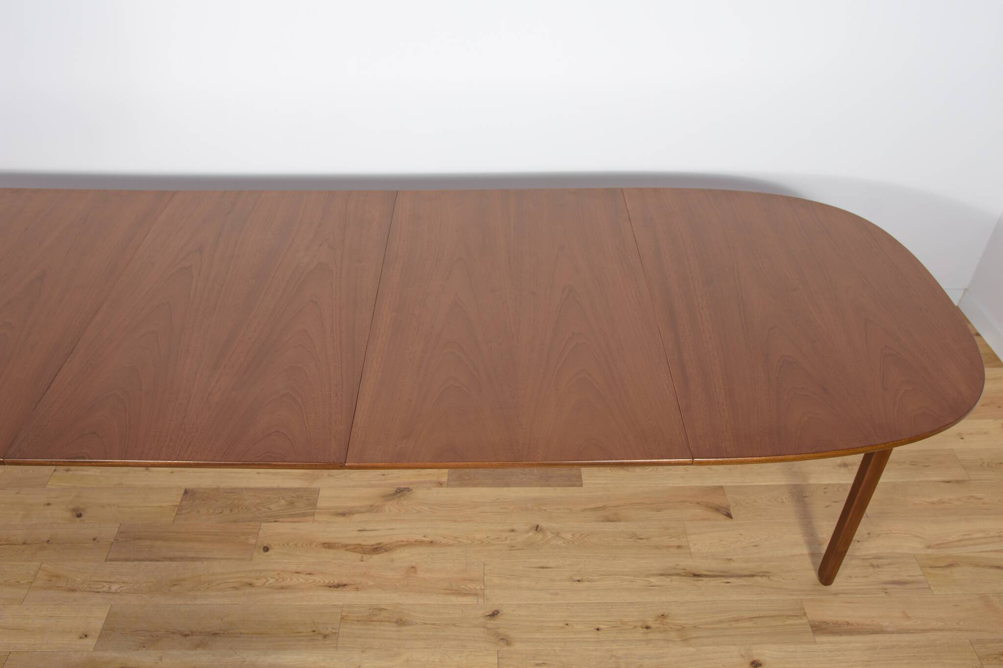 Table à manger danoise par Ole Wanscher pour Poul Jeppesens Furniture Factory, 1960s