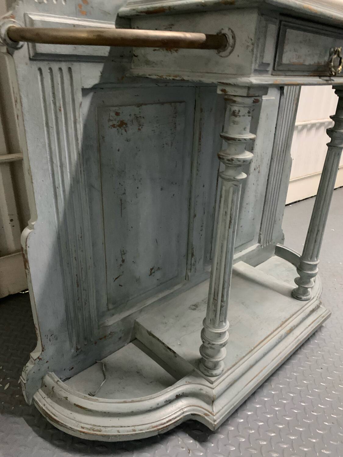 Wall mounted coat rack