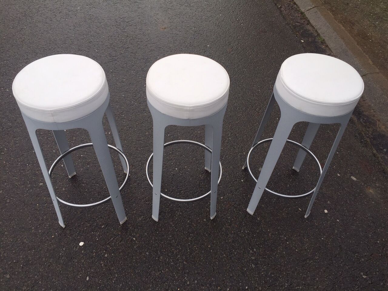 Leonardo Rossano metal and leather stool for Lapalma, Italy