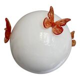 Pendentif en verre opalin italien avec papillon rouge