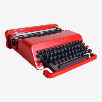 Machine a ecrire rouge olivetti Valentine