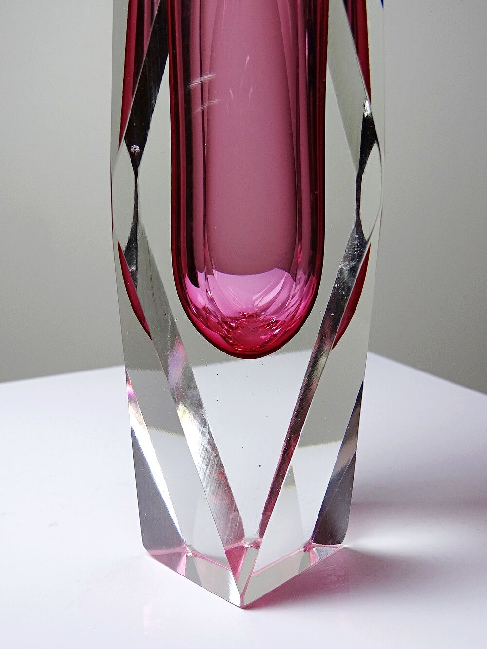 Faceted submerged vase Murano pink glass and crystal from the 1950s-60s.