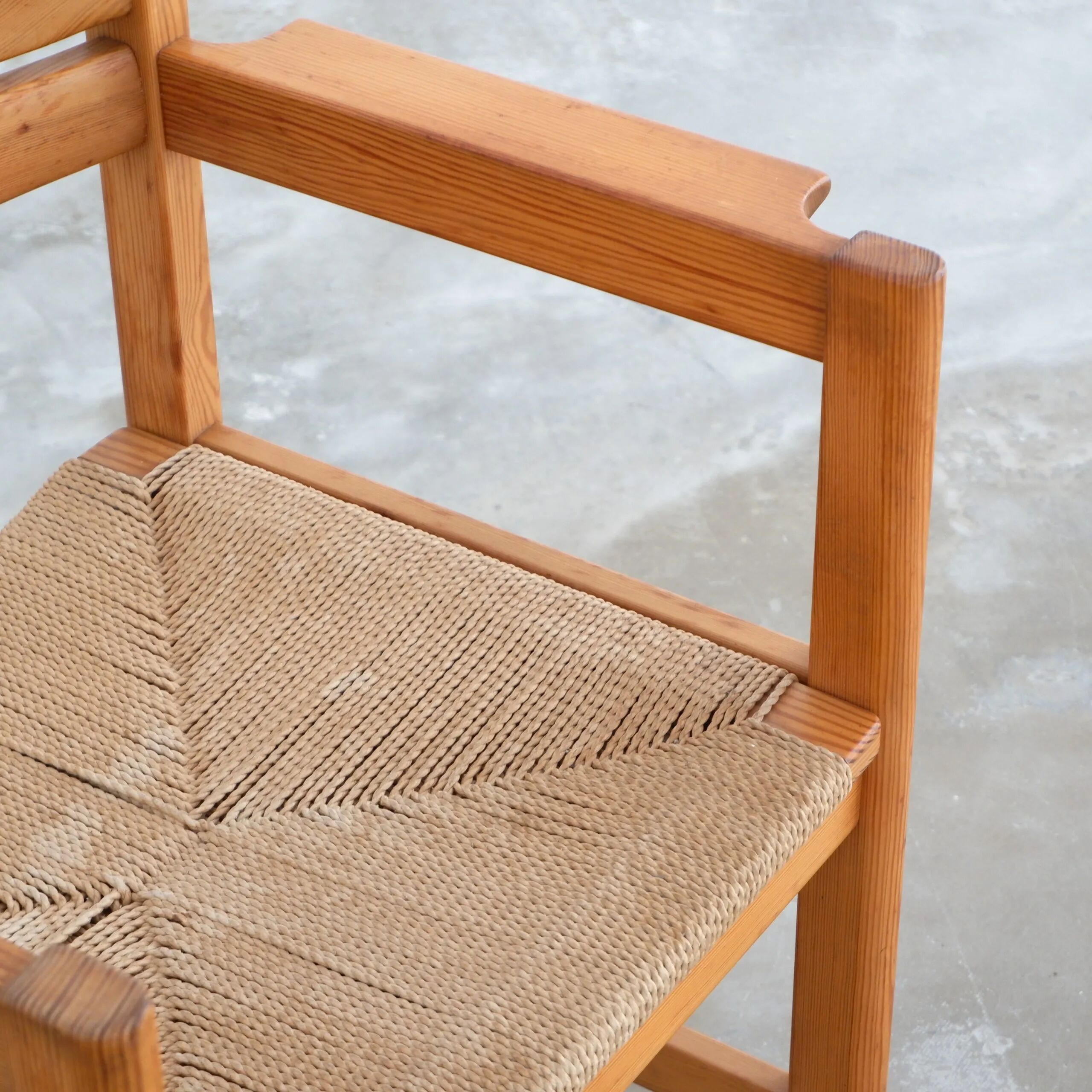 Ensemble de 6 fauteuils "Asserbo" en pin par Borge Mogensen pour Karl Andersson & Söner
