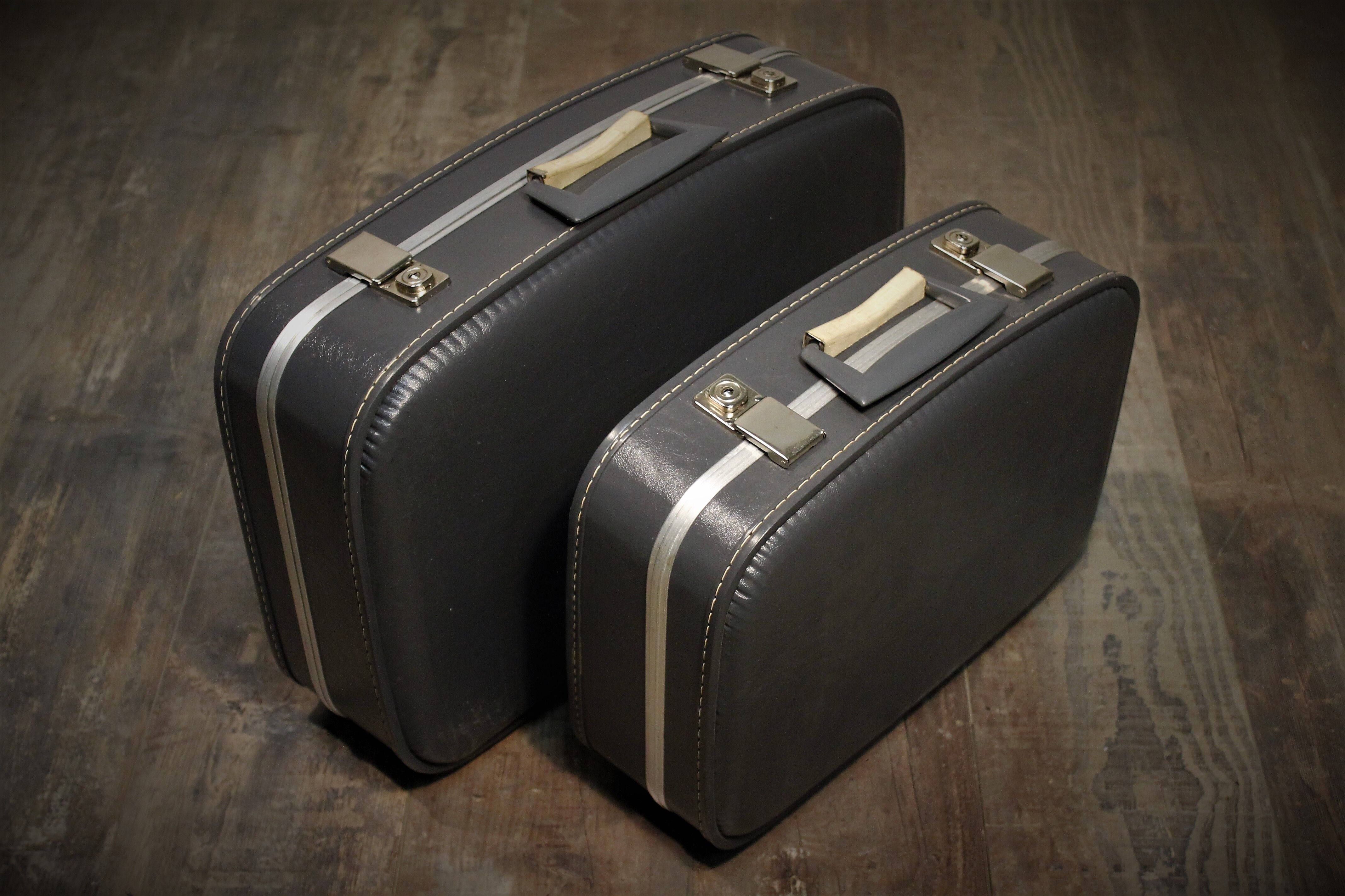 Nesting suitcases hostess & steward 60s
