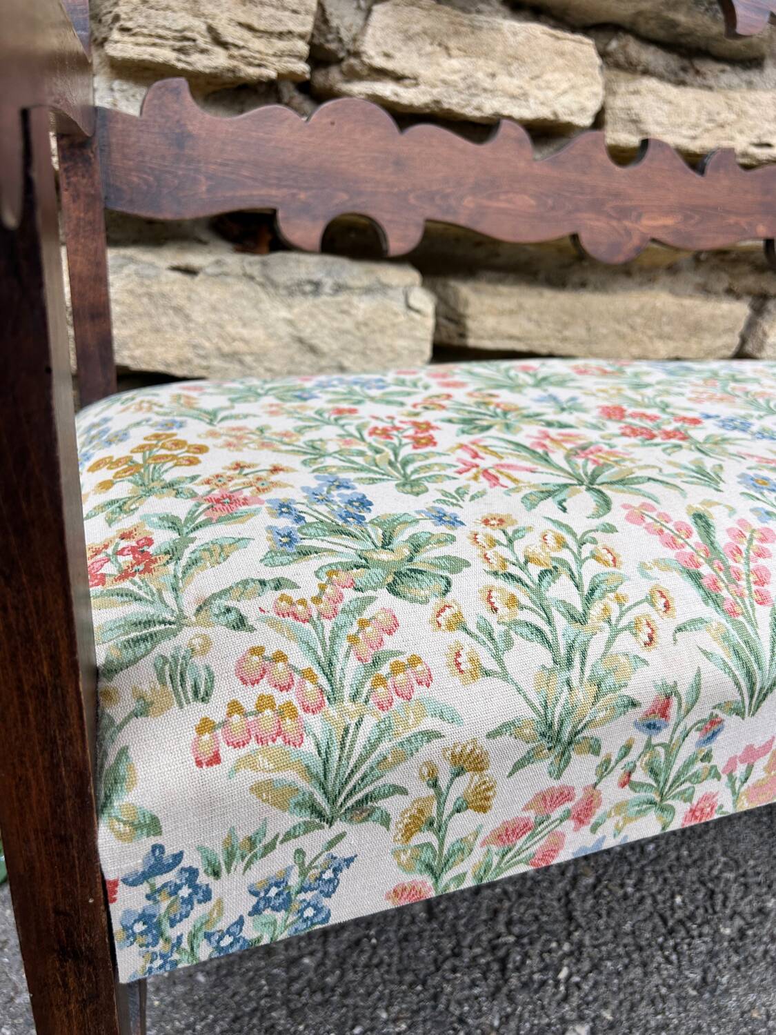 Provençal bench in solid wood and floral fabric