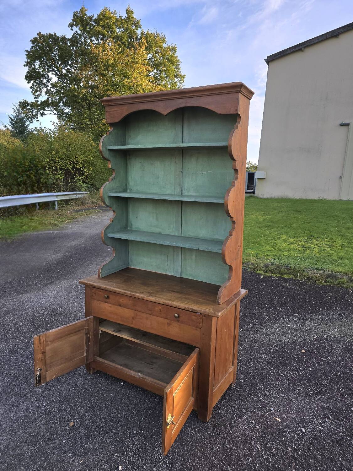 Parisian dresser buffet