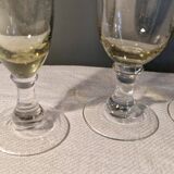 4 old blown glasses, 2 champagne flutes, 2 glasses