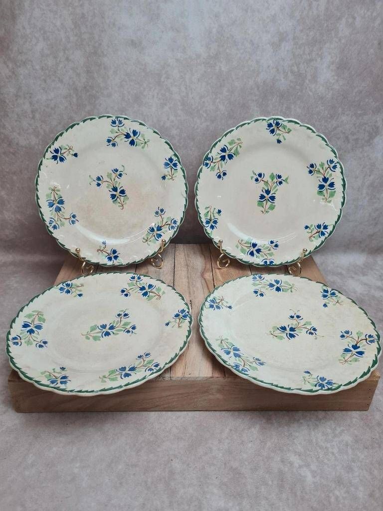 Set of 4 antique dessert plates in ironstone, with blue and green floral decoration.