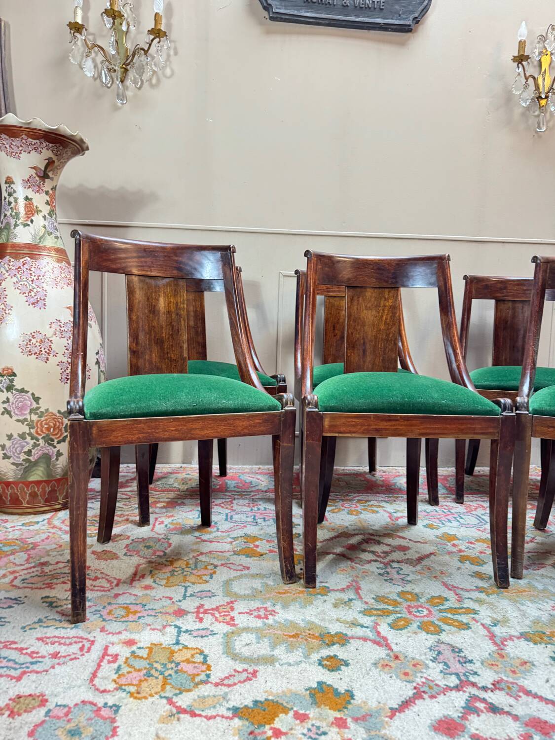 Suite de six chaises gondole en acajou de style empire