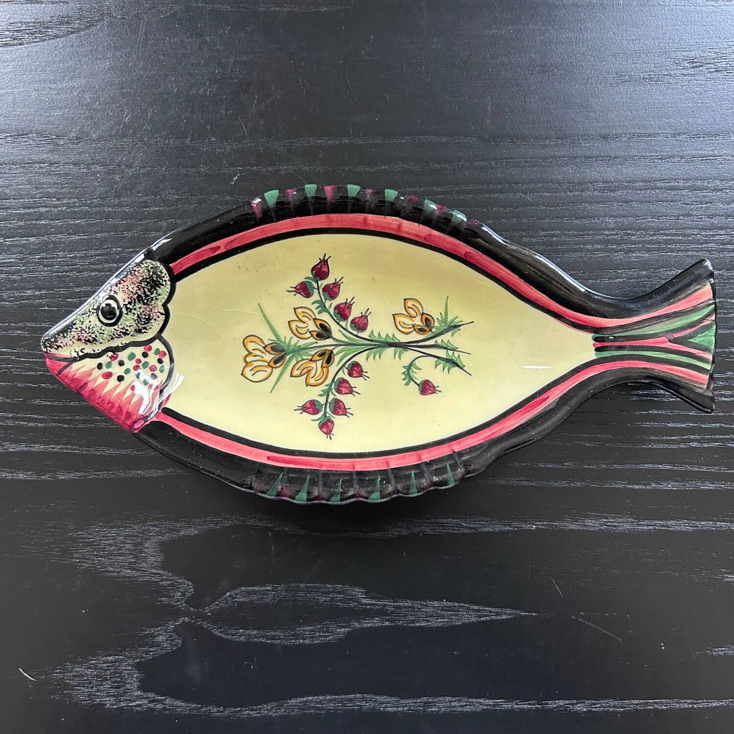 Fish dish signed Henriot Quimper