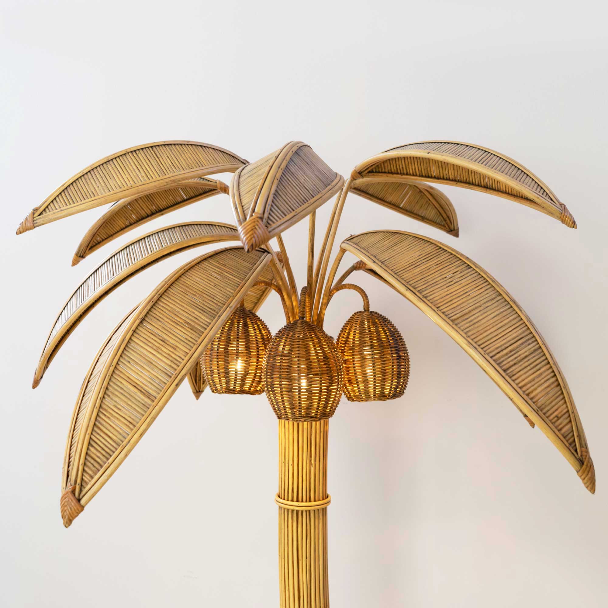 Lampadaire palmier vintage en rotin