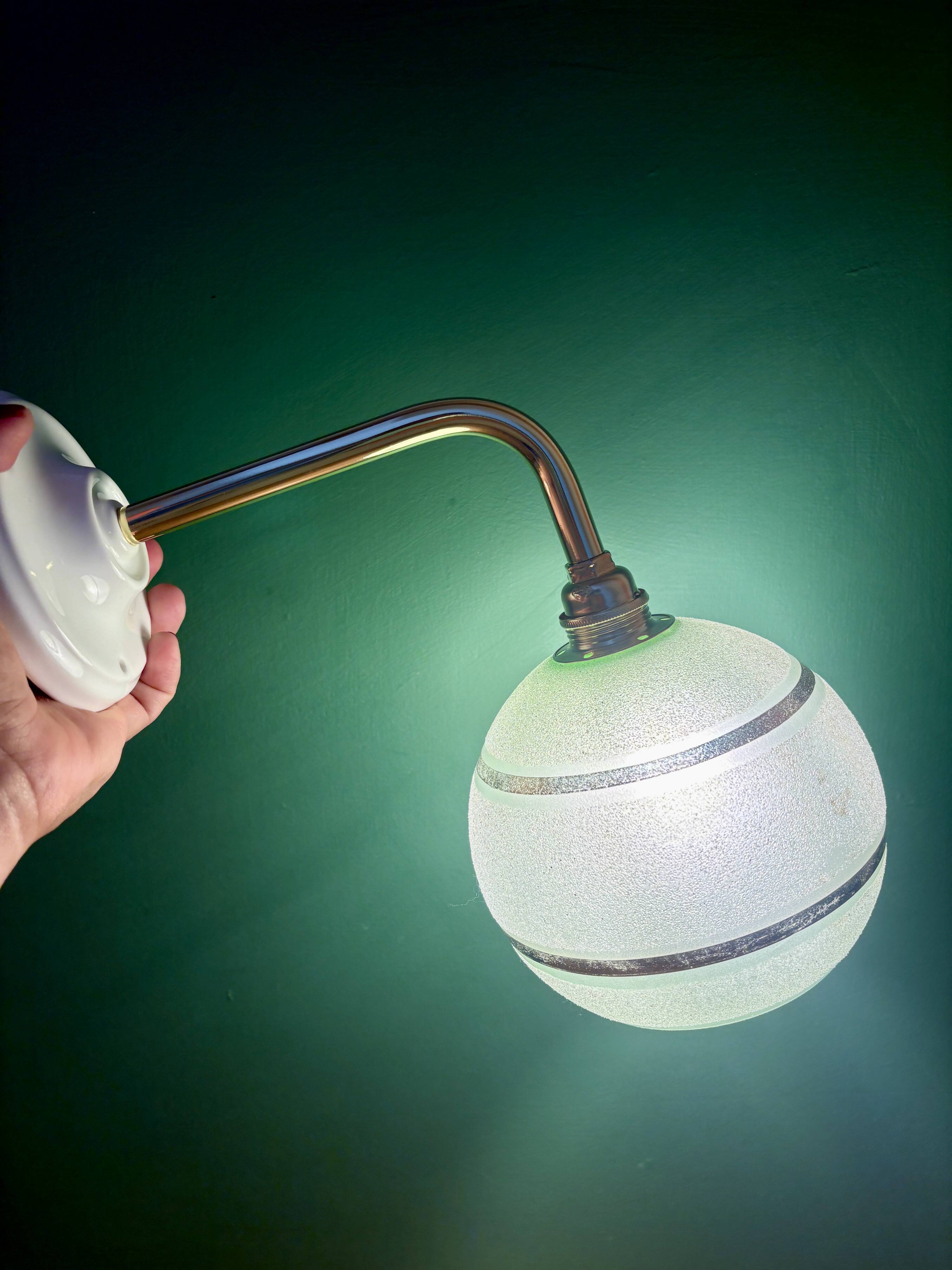 Applique globe vintage en verre granité vert et or