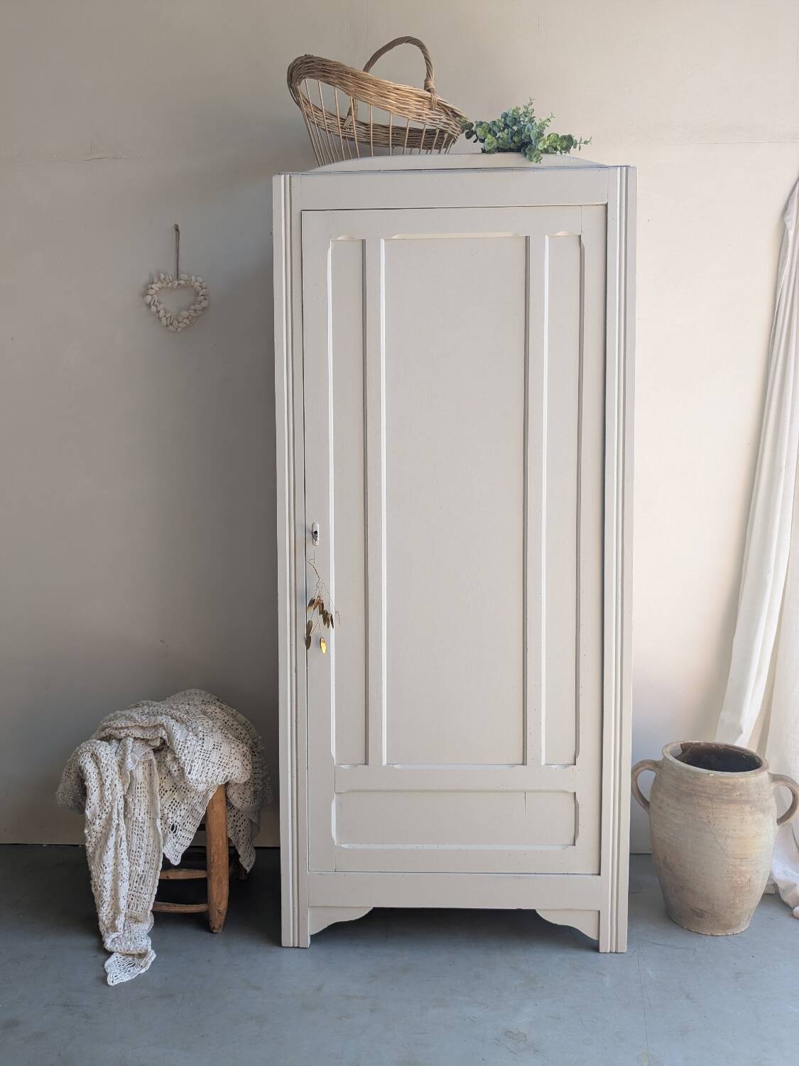 Armoire parisienne