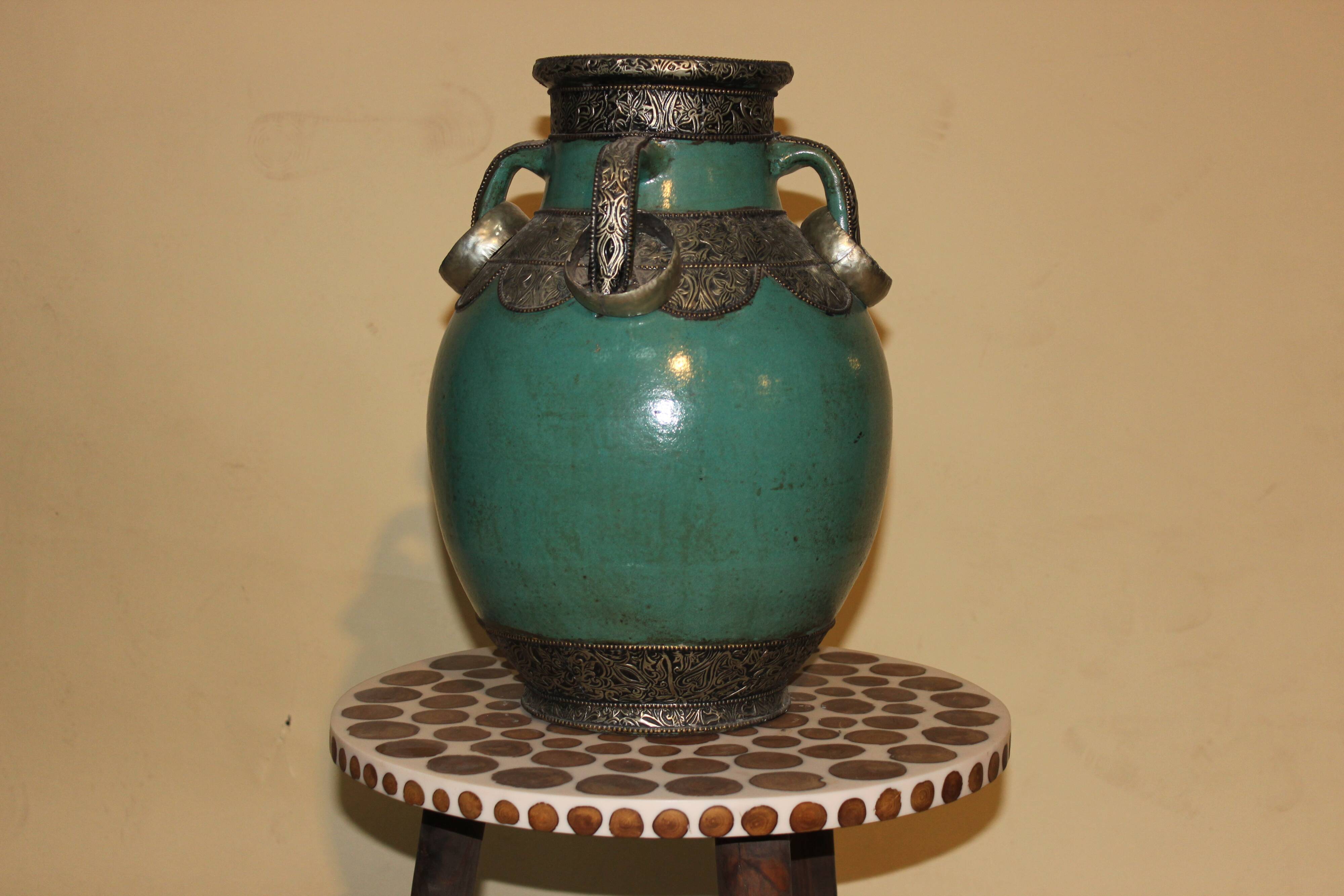 Ceramic vase