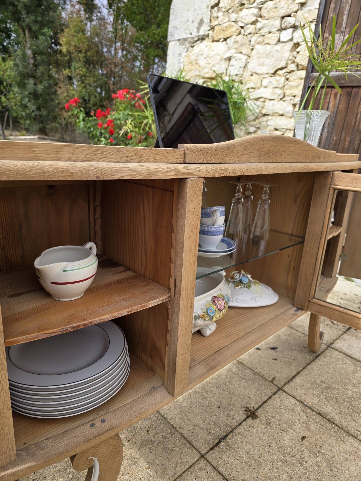 Art Deco buffet with showcase and solid raw wood mirror
