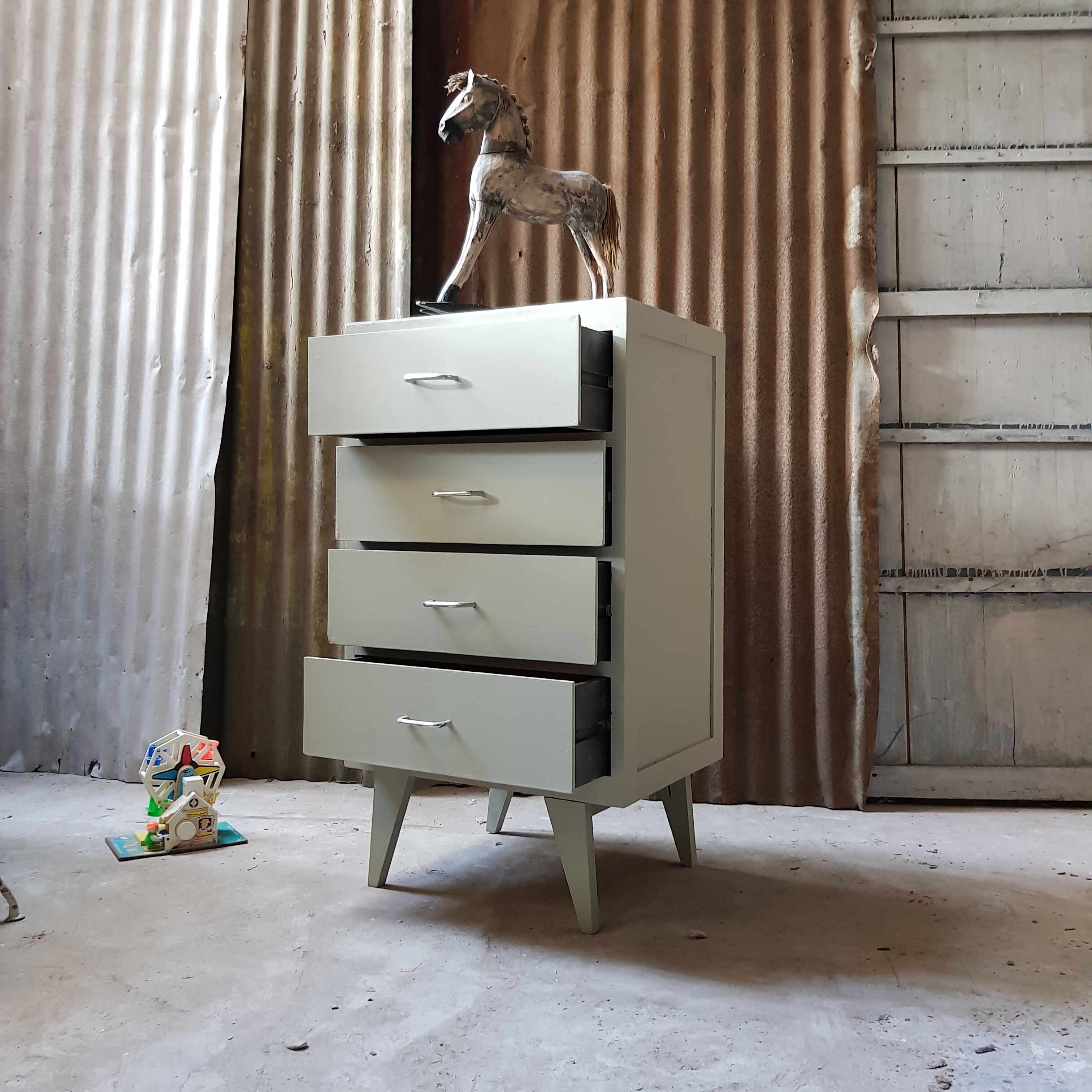 Vintage compass feet