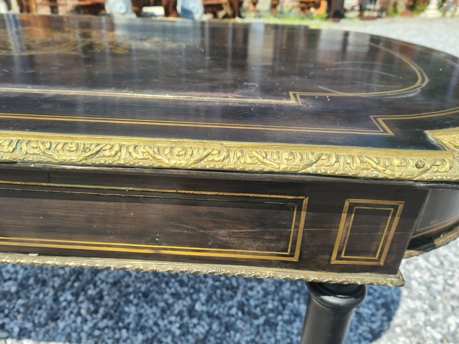 Napoleon iii desk table