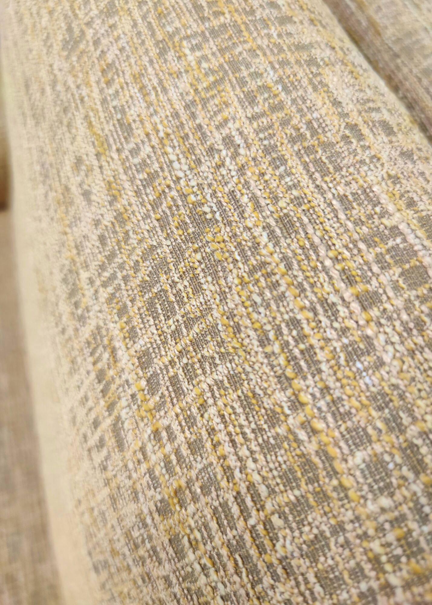 Paire de fauteuils vintage en tissu jaune miel de haute qualité, Italie