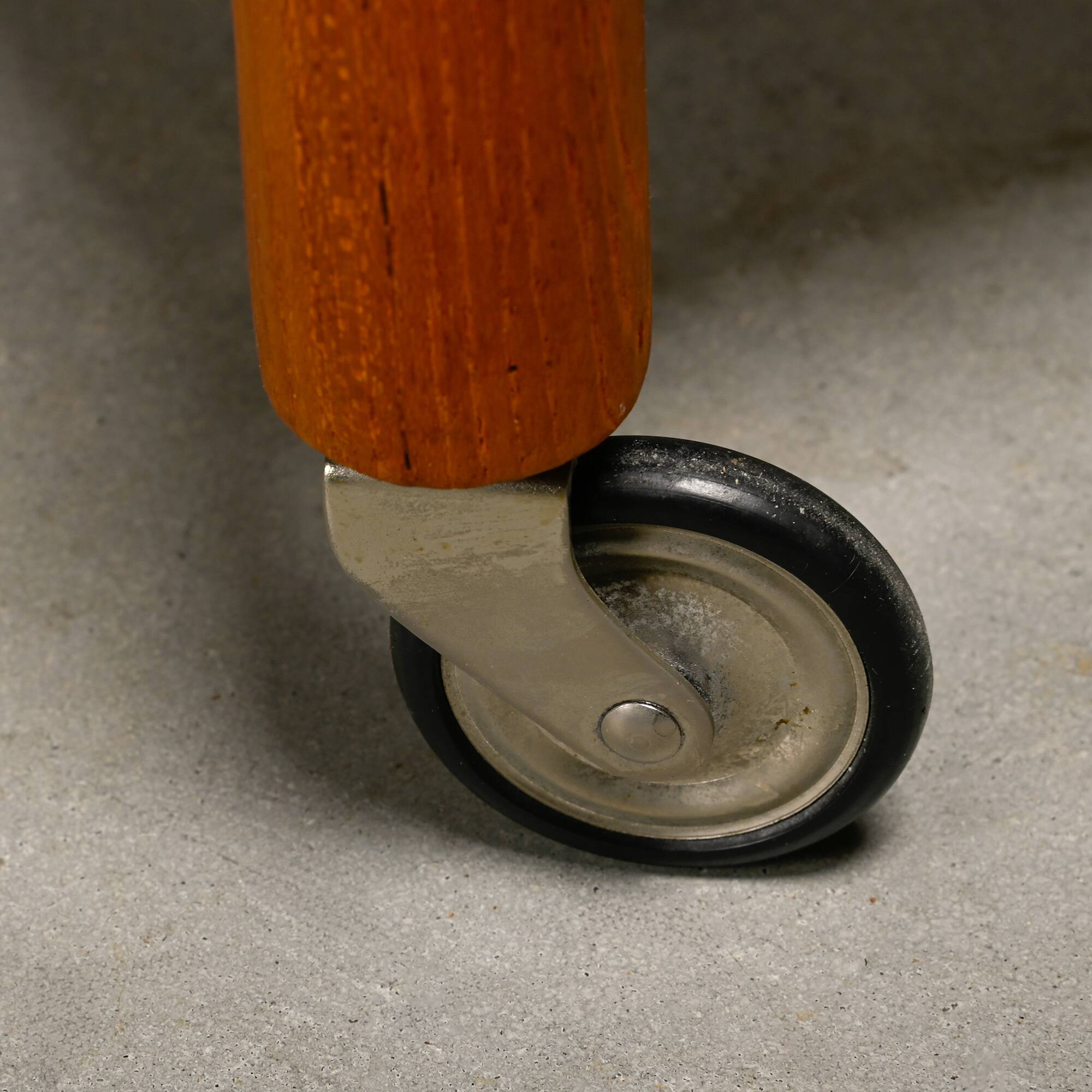 Hans J. Wegner AT-45 Trolley en teck pour Andreas Tuck et Illums Bolighus