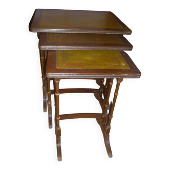 Nesting tables in wood and leather