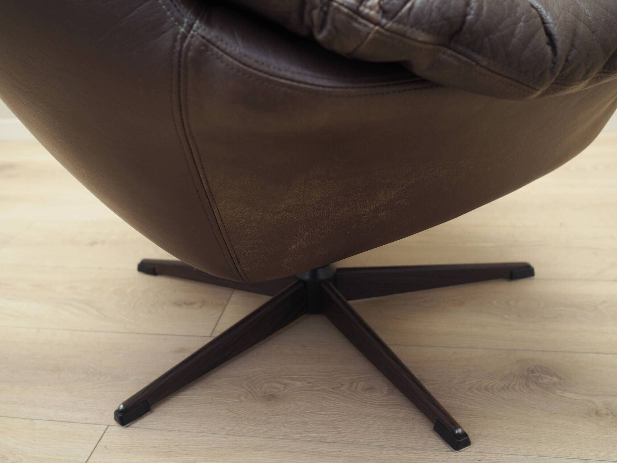 Leather swivel armchair, Danish design, 1960s, designer: H.W. Klein, manufacture: Bramin