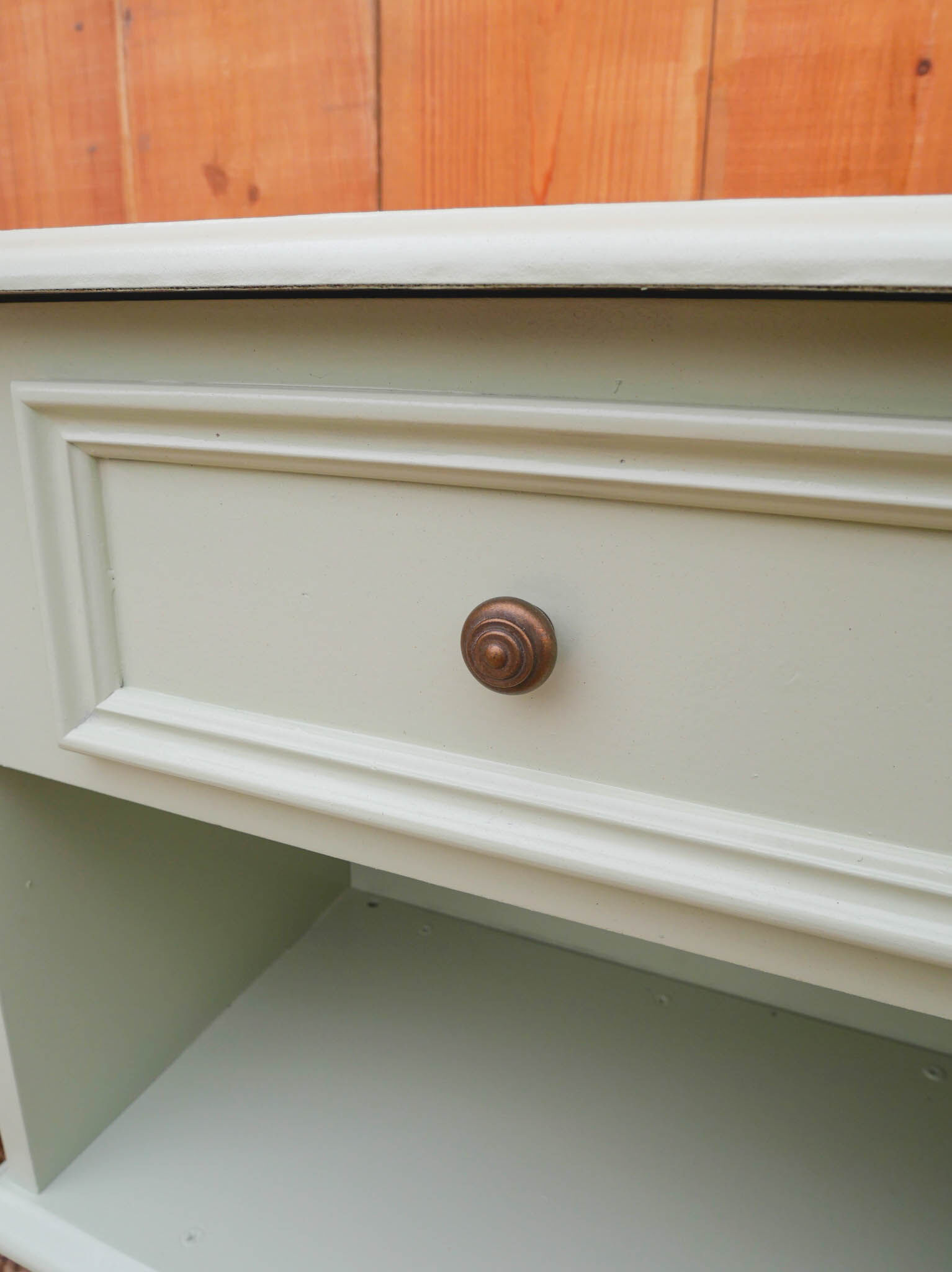 Bedside compass feet