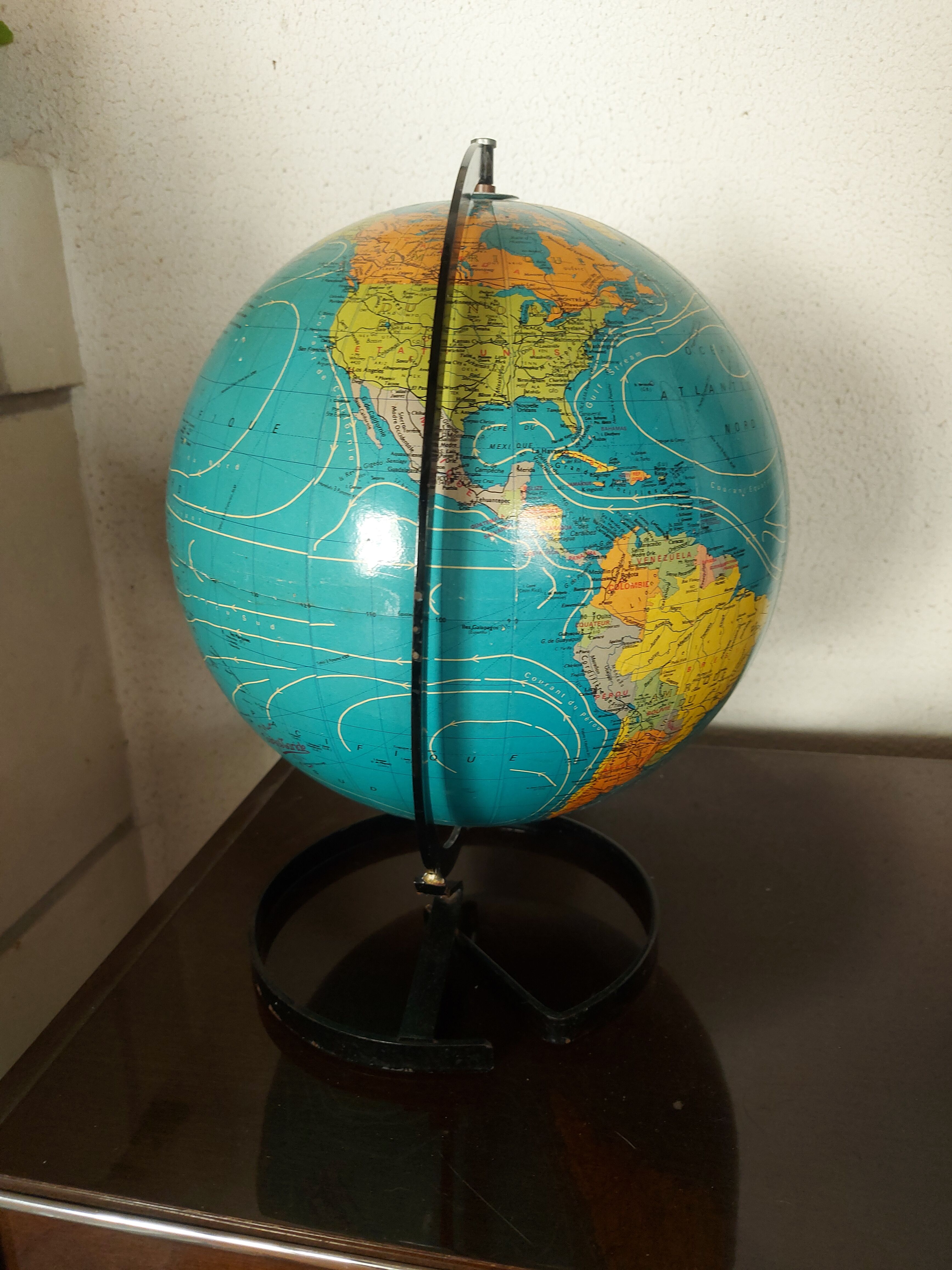 Globe terrestre , Mappemonde vintage tarides , 1977
