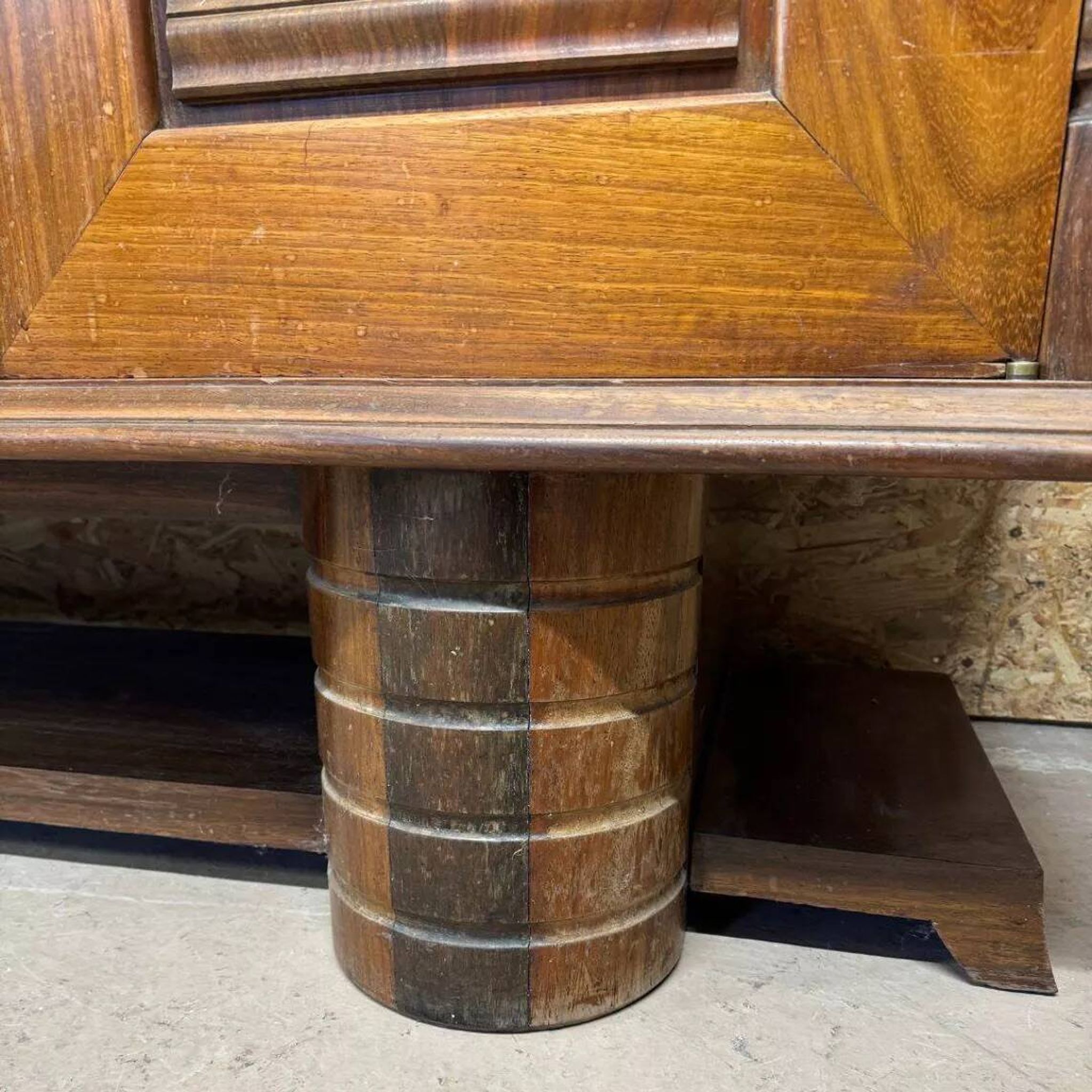 Buffet haut Art Déco en noyer - Époque 1930