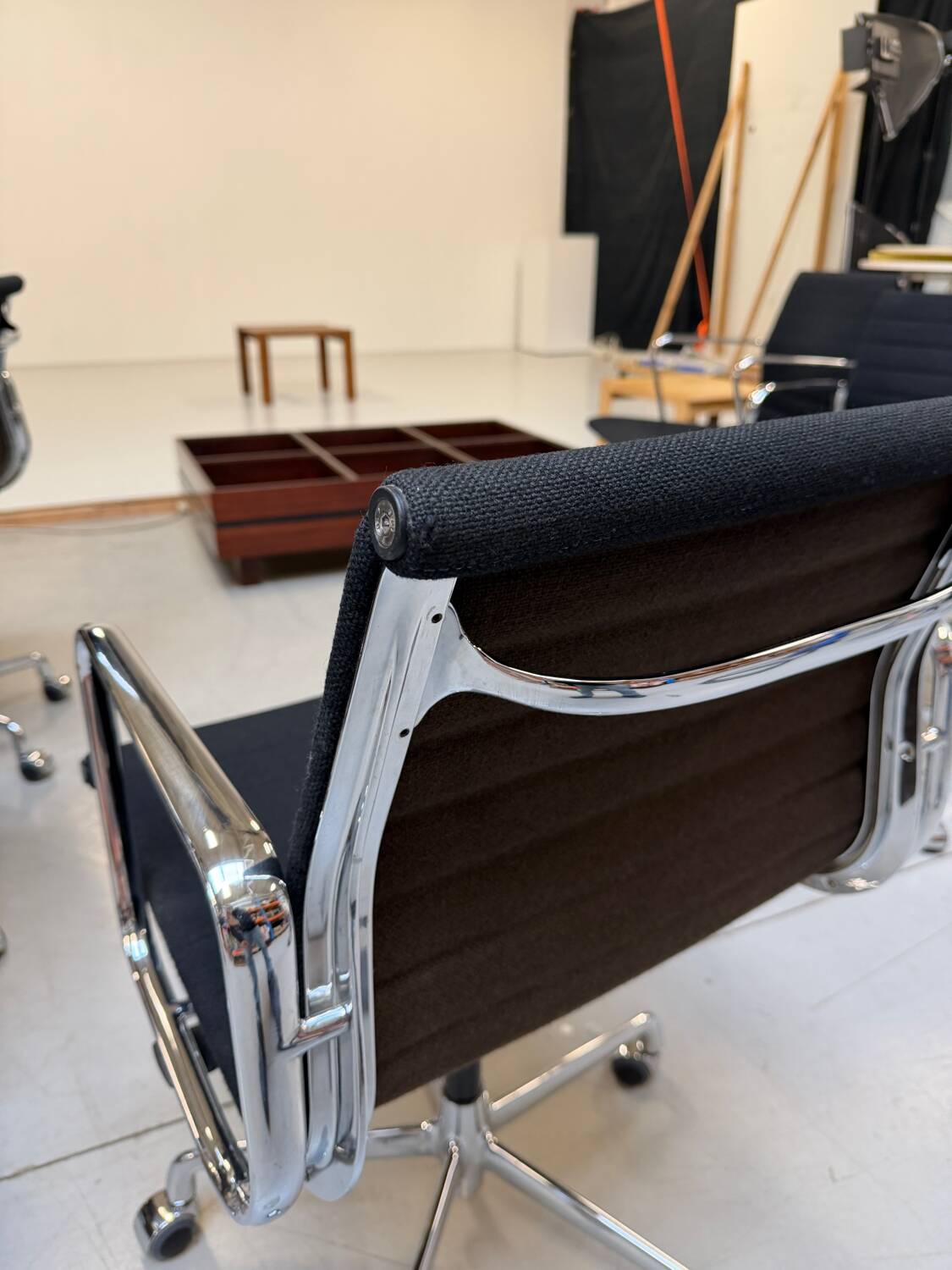 Ensemble de fauteuils " EA 117 " Charles Ray Eames pour ICF USA 1969.