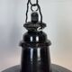 Lampe à suspension industrielle allemande en émail noir avec couvercle en verre, années 1930