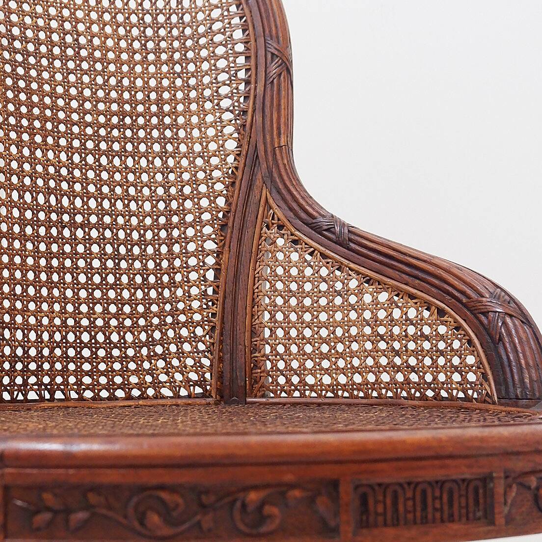 Pair of mahogany armchairs, Louis XVI style – Early 20th century