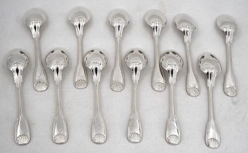 Ercuis Coquille 12 dessert spoons, silver-plated, 16.5 cm, excellent condition.