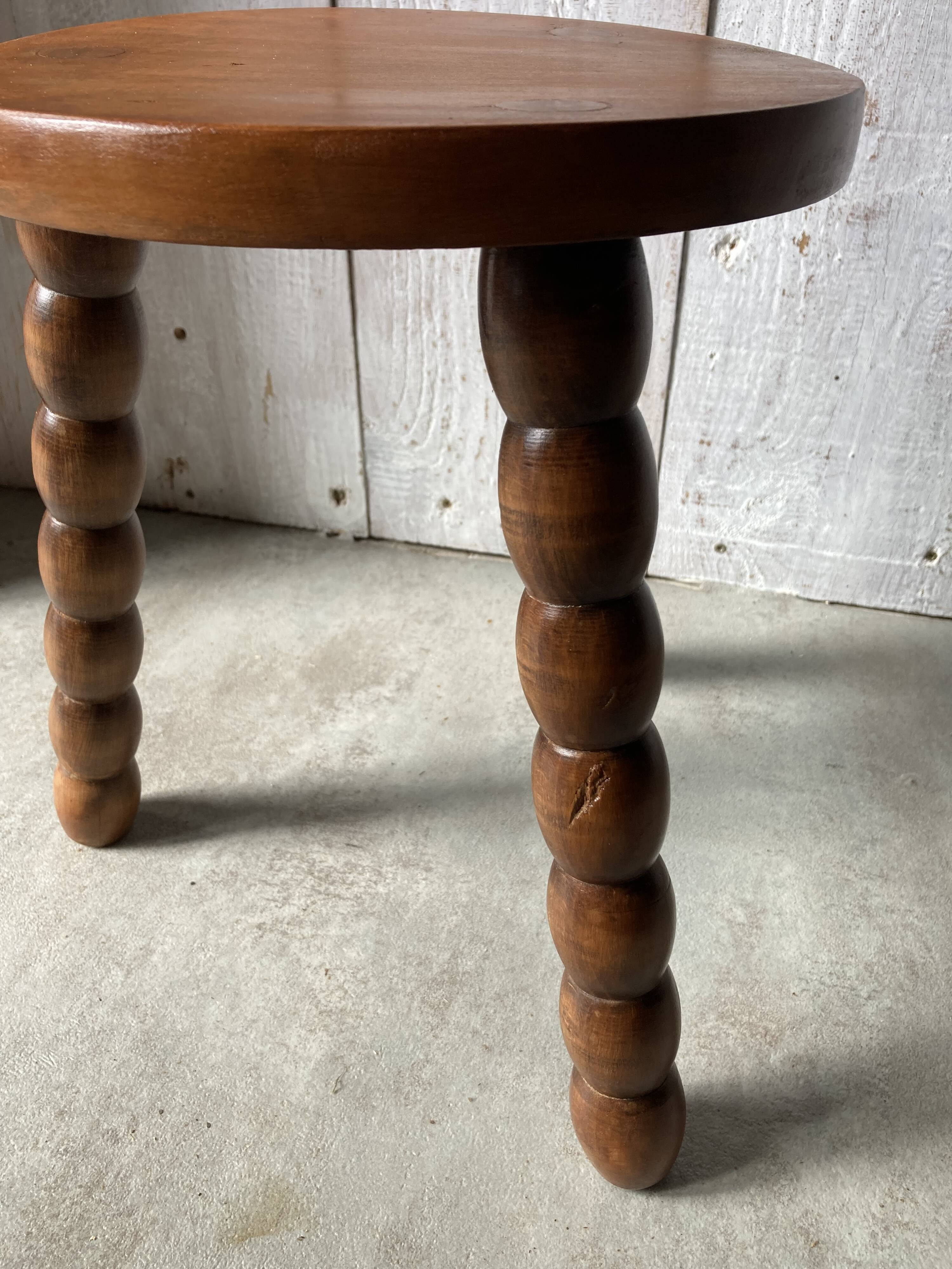 Tabouret tripode