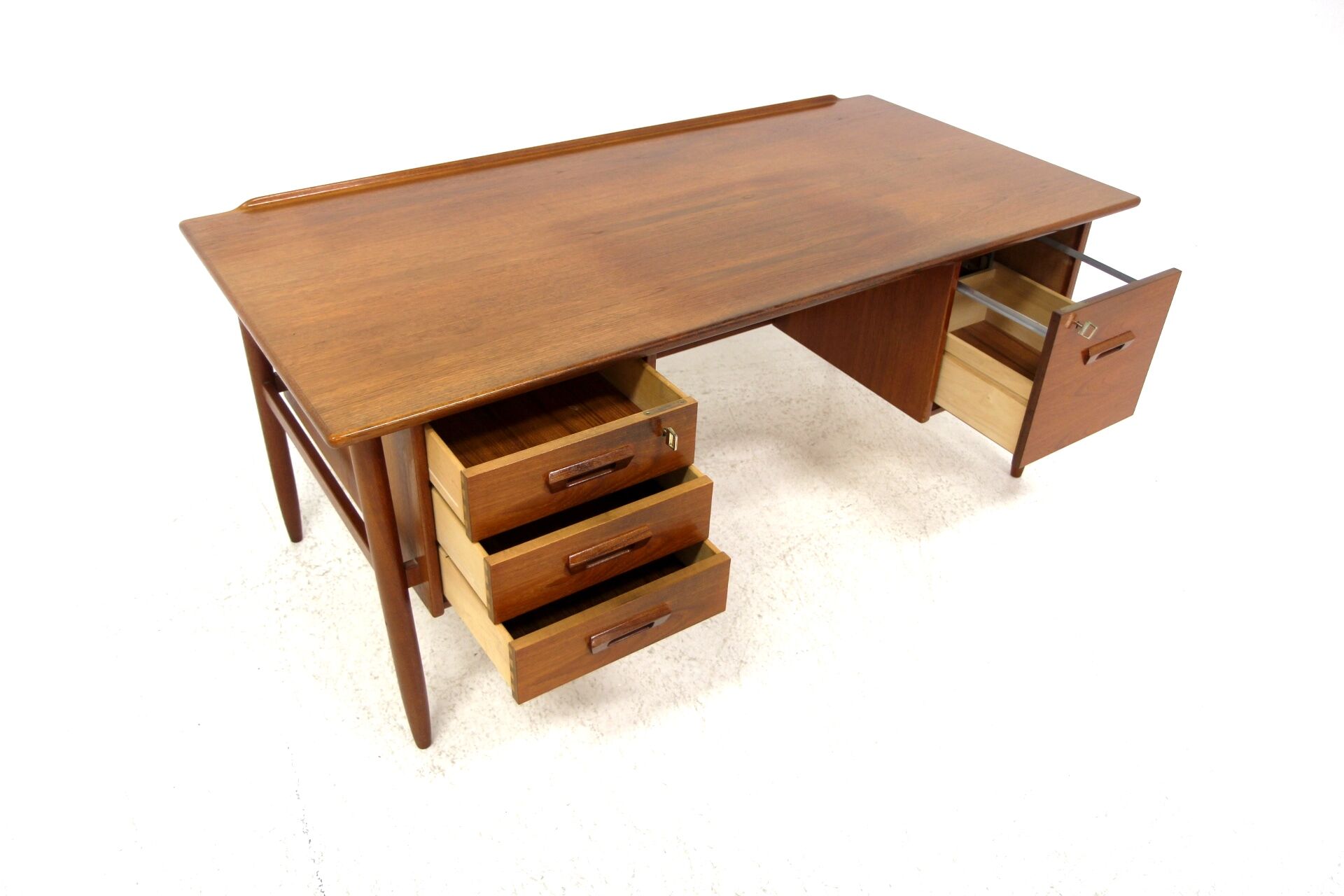 Scandinavian teak desk, Lelångs Möbelfabrik, Sweden, 1950
