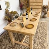Solid oak farmhouse table with 2 central extensions