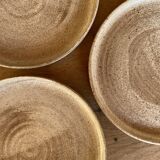 3 Aris stoneware plates