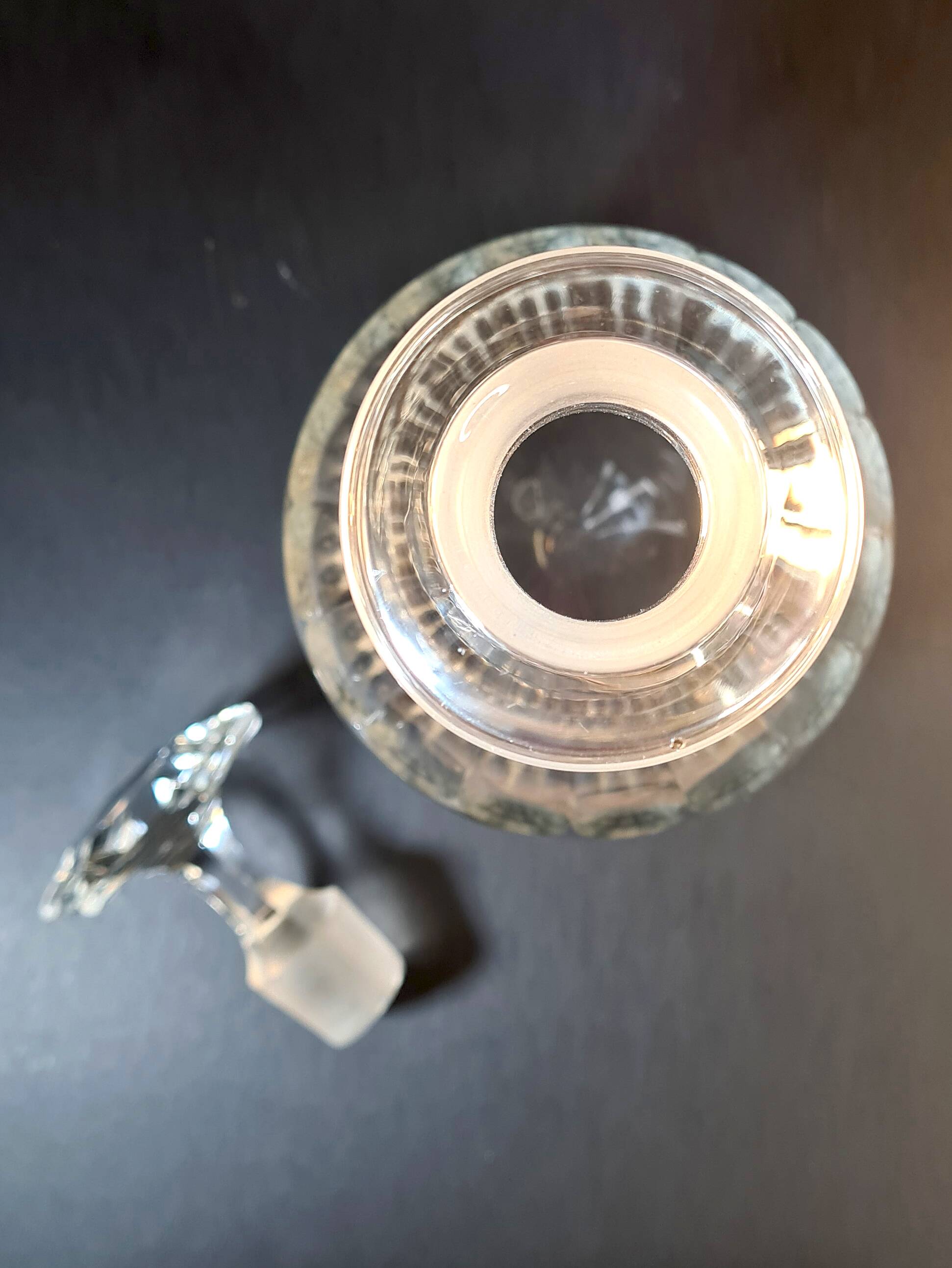 Title: Large Georgian Crystal Decanter – 3-Ring Neck & Stopper