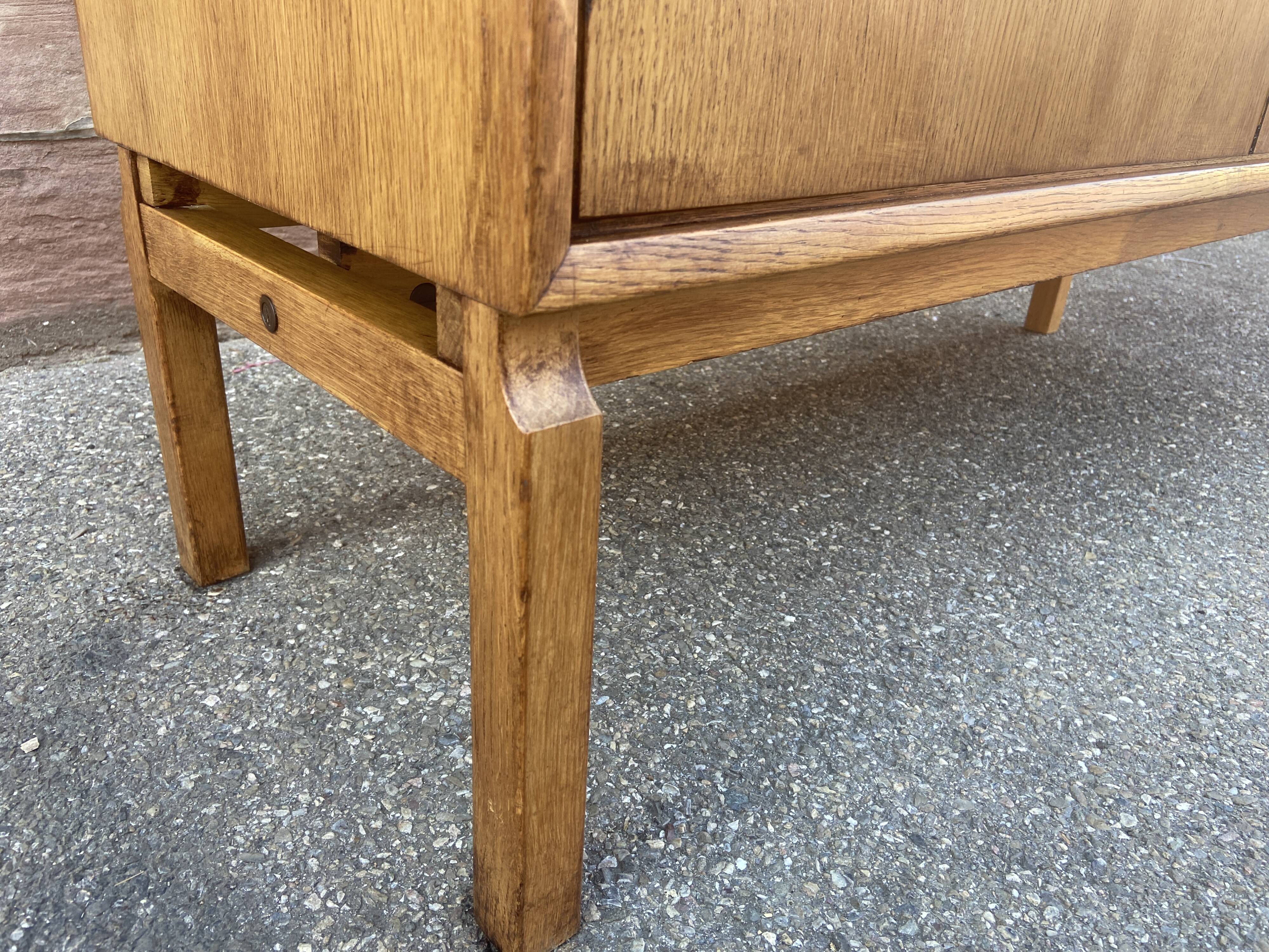 Scandinavian secretary