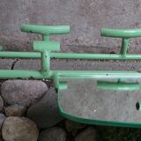 Portemanteau métal vert et son miroir ancien