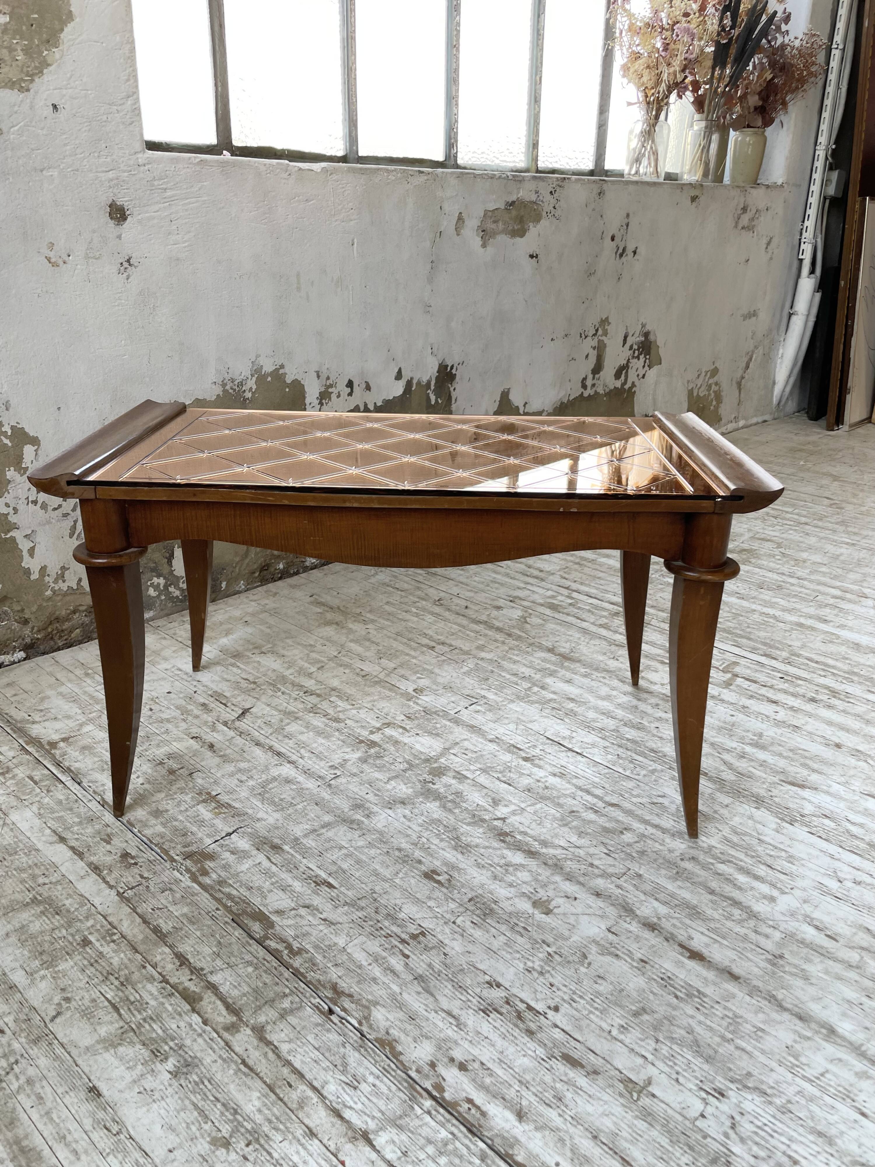 60s coffee table with pink mirror